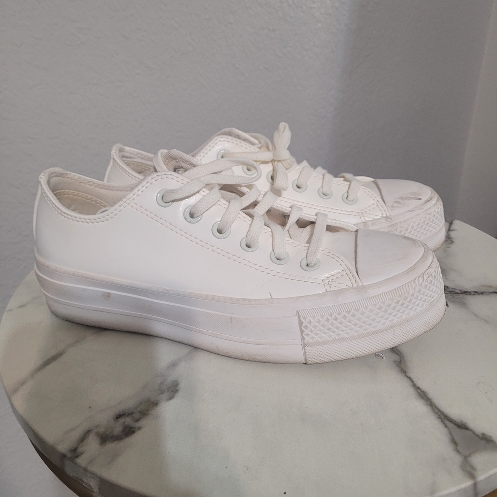 Converse Chuck Taylor All Star Life Ox white sneakers Size 7